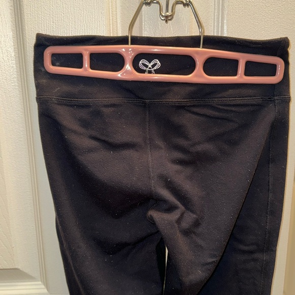Aritzia TNA black leggings 3/4 - Picture 2 of 4